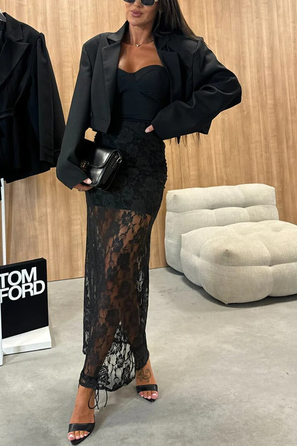 Evening Plans – Hoch sitzender Stretch-Maxirock mit Blumenspitze