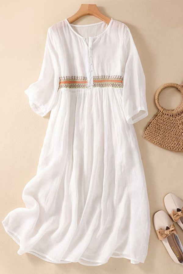 Besticktes Patchworkkleid aus Baumwolle und Leinen