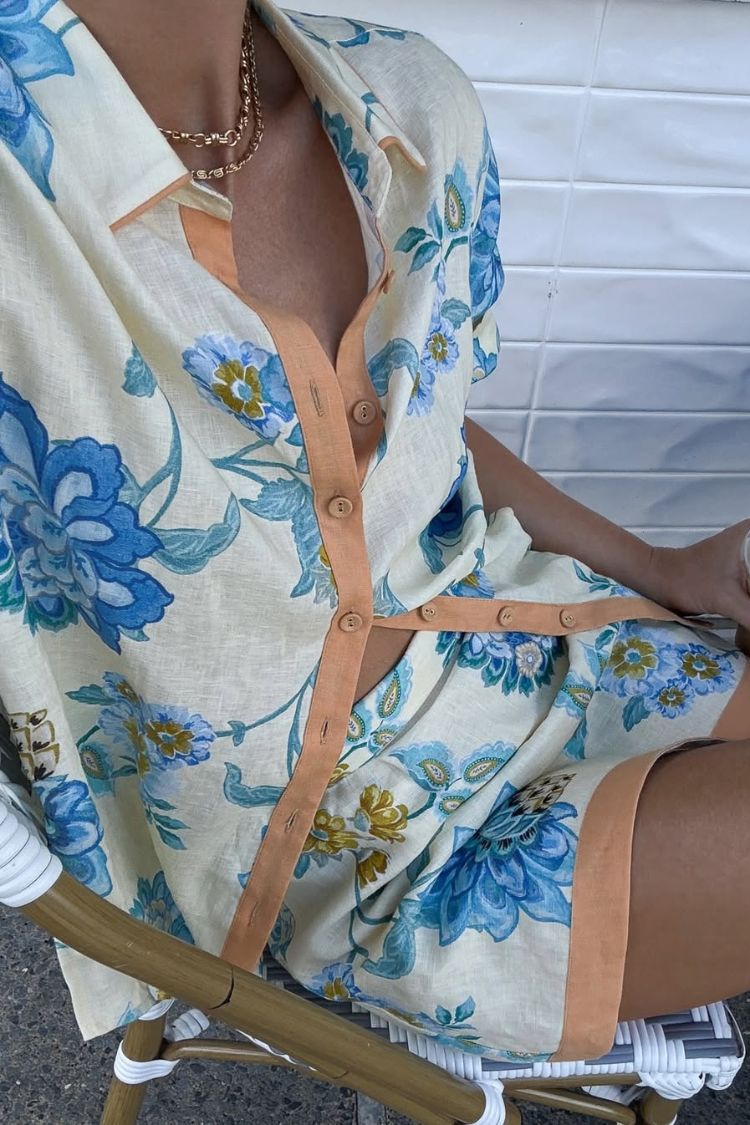 Giselle – Set aus kurzärmligem Hemd aus Leinenmischung mit Blumenmuster und Minirock mit Reißverschluss