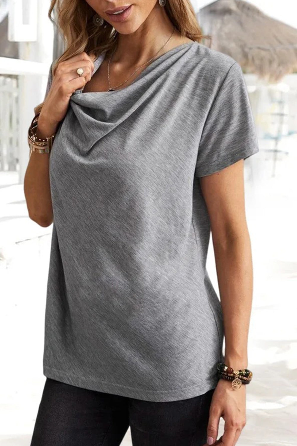 Graues, schlichtes, drapiertes, kurzärmliges Freizeit-T-Shirt