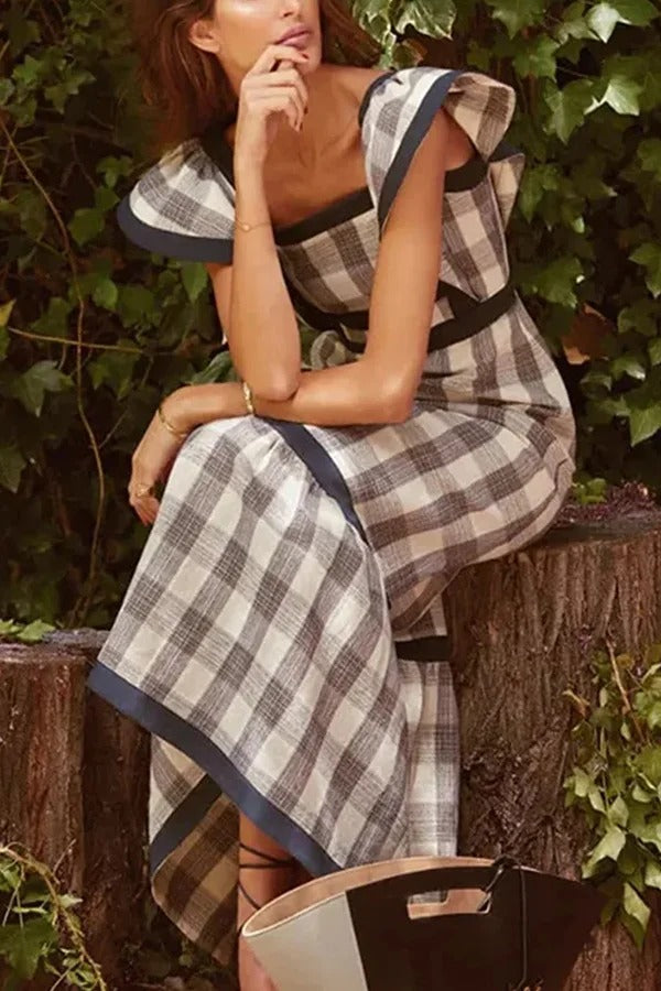 Ärmelloses Maxikleid mit eckigem Ausschnitt und Kontrasteinsätzen