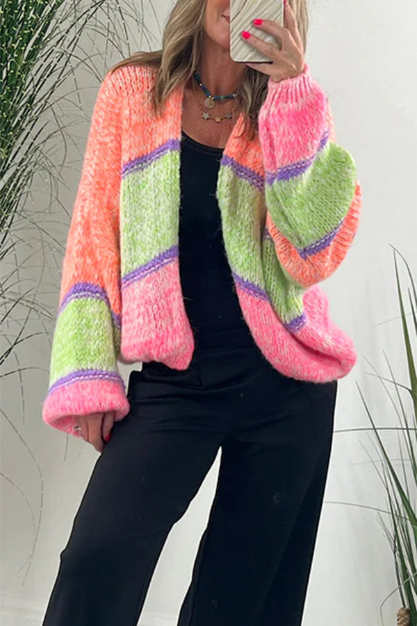 Illuminez n'importe quelle scène avec ce cardigan ample à manches ballon aux couleurs mélangées