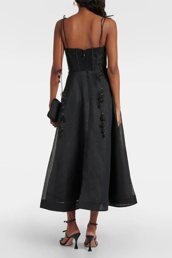 Explore Elegance – Midikleid aus Leinenmischung mit Applikationen, herzförmigem Ausschnitt und gesmoktem Rücken