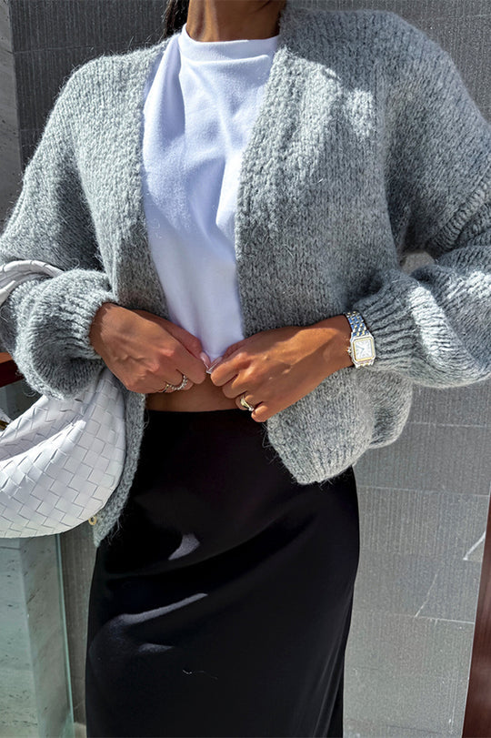 Einfarbige, lässige Strickjacke mit langen Ärmeln