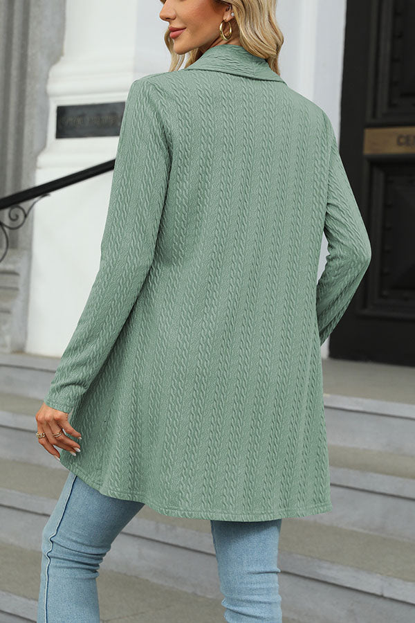 Langärmlige, einfarbige, lockere Strickjacke mit Rüschen