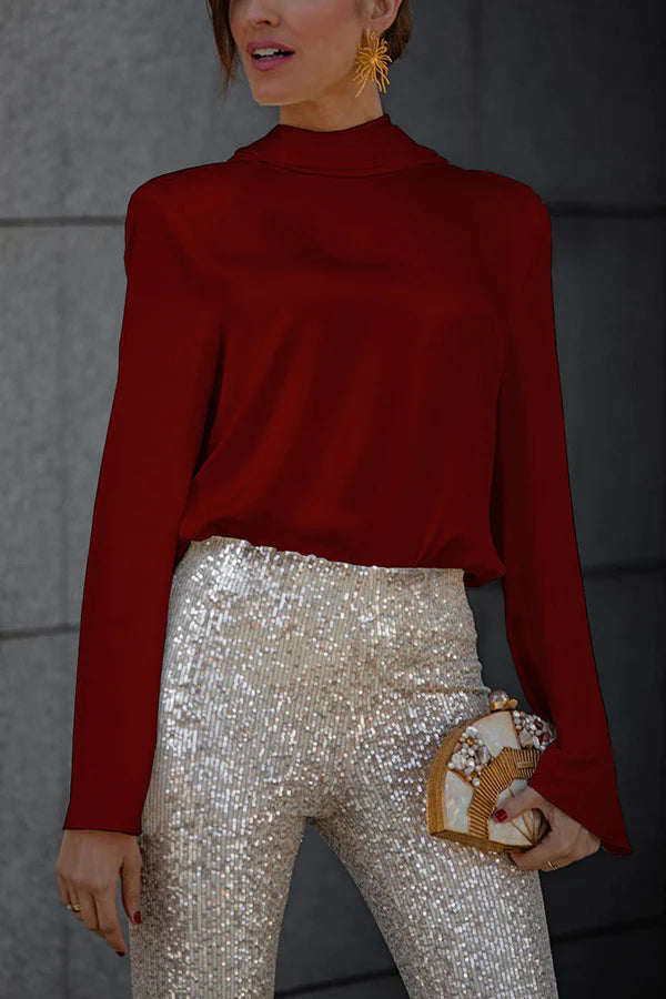 Secret of Elegance – Bluse mit drapiertem Wasserfallausschnitt und Satin-Rückenkette