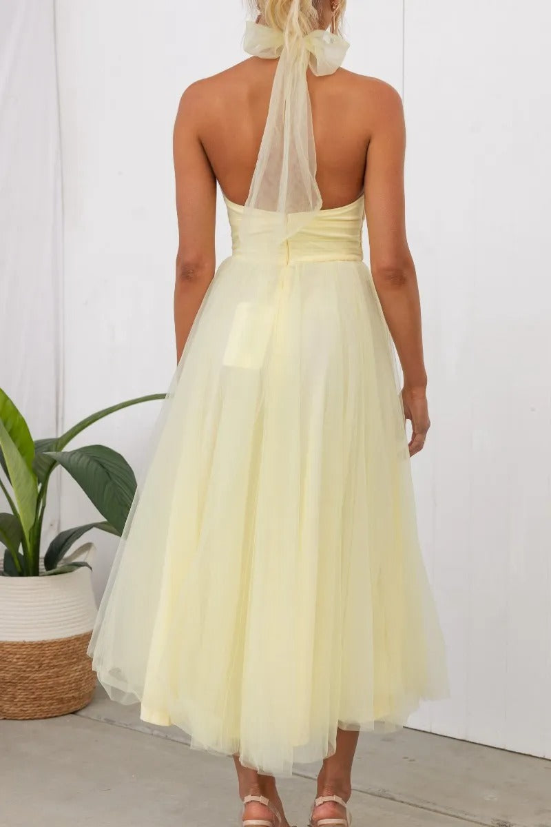 Fairy Vibes – Neckholder-Maxikleid aus Tüll mit gerafftem Detail