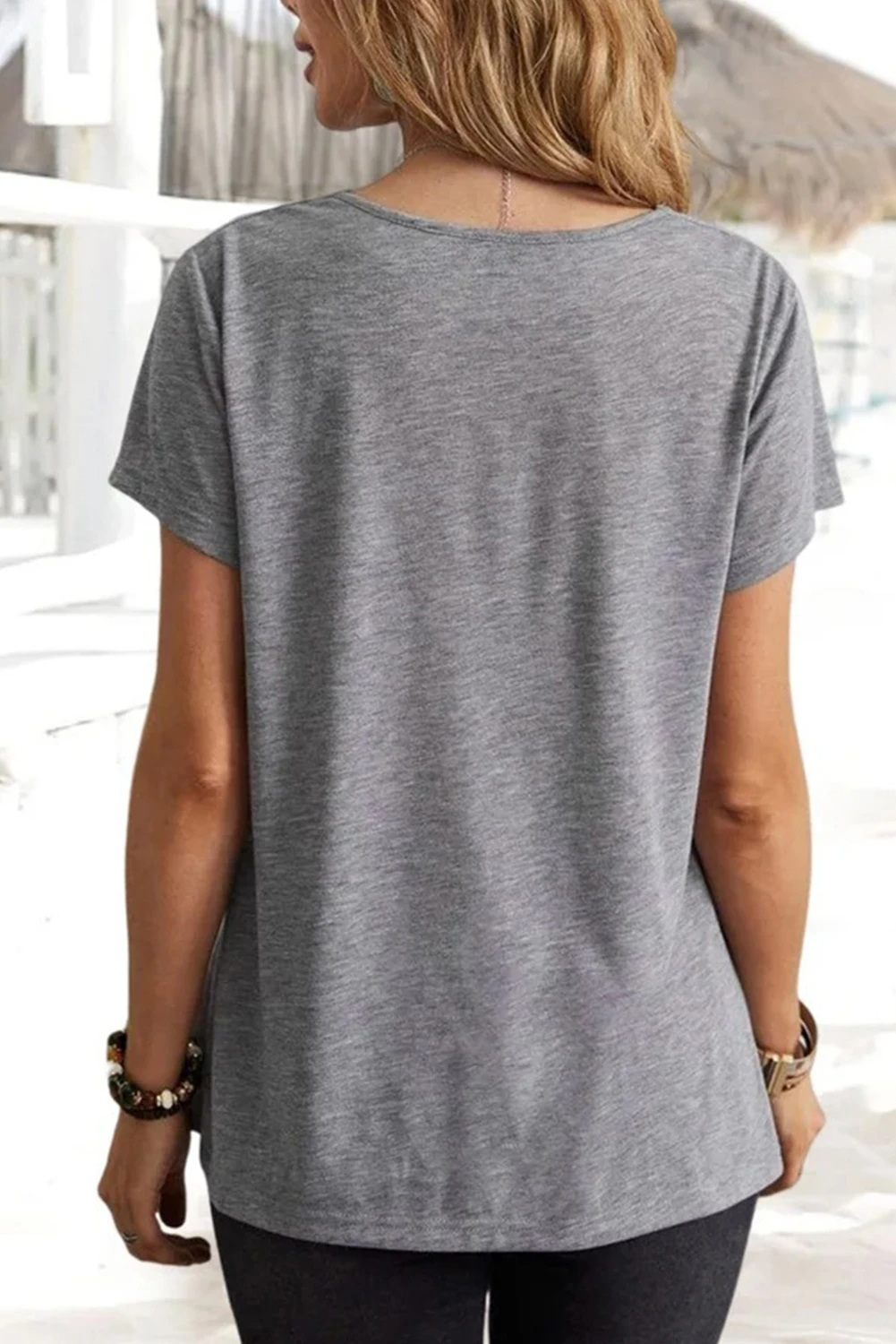 Graues, schlichtes, drapiertes, kurzärmliges Freizeit-T-Shirt
