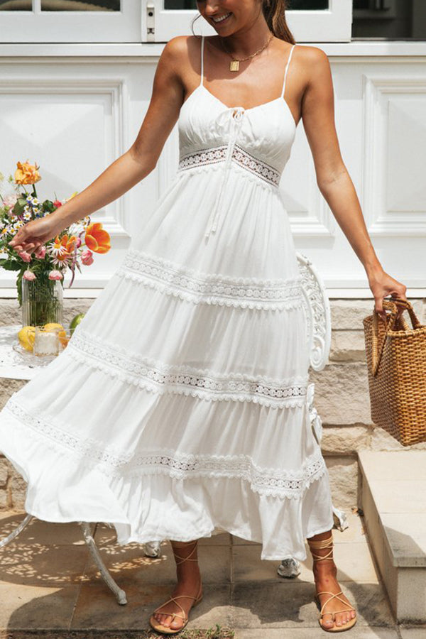 Aubriella – Midikleid aus Baumwollmischung mit Patchwork-Spitze und gesmoktem Rücken