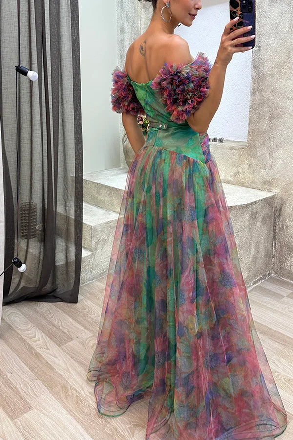 She Owns It – Maxi-Abendkleid aus Netzstoff mit Tüll, gestuften Ärmeln, gerüschten Schlitzen
