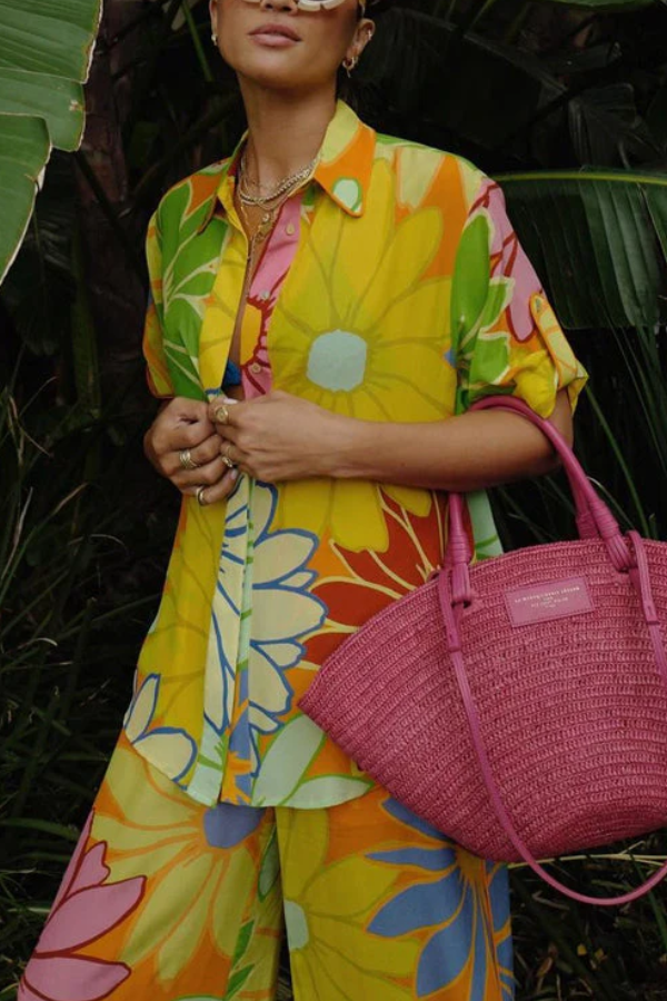 Margovil Set mit Blumendruck, hochgekrempelten kurzen Ärmeln, Hemd mit Knopfleiste und weiten Hosen