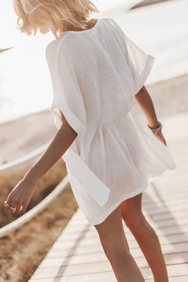 Mini-robe kimono à ceinture et poches en mélange de coton et de lin