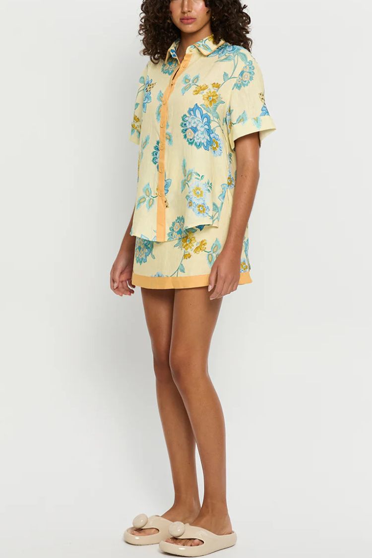 Giselle – Set aus kurzärmligem Hemd aus Leinenmischung mit Blumenmuster und Minirock mit Reißverschluss