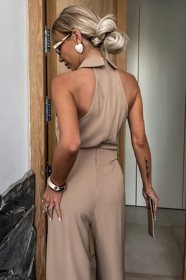 Modischer Jumpsuit mit Neckholder-Hemdkragen, Taschen und weitem Bein im einzigartigen Look