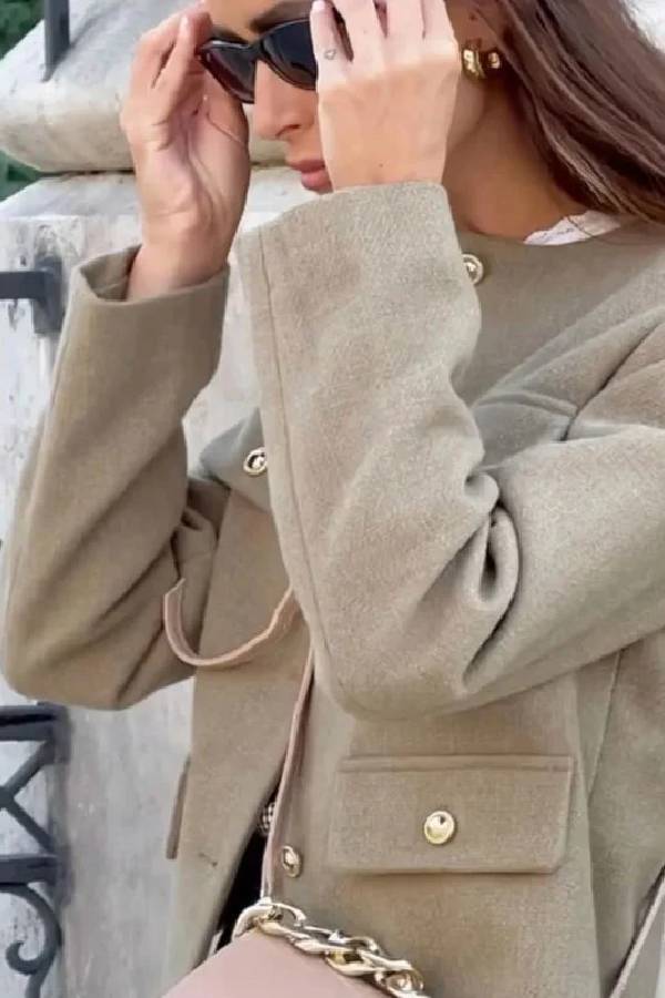 Kleiner kurzer Clip im Chanel-Stil