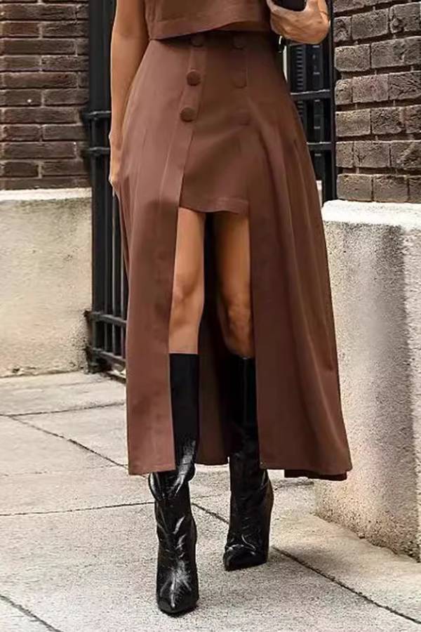 Einfarbiges Crop-Top mit Rundhalsausschnitt und Maxirock mit unregelmäßiger Taille