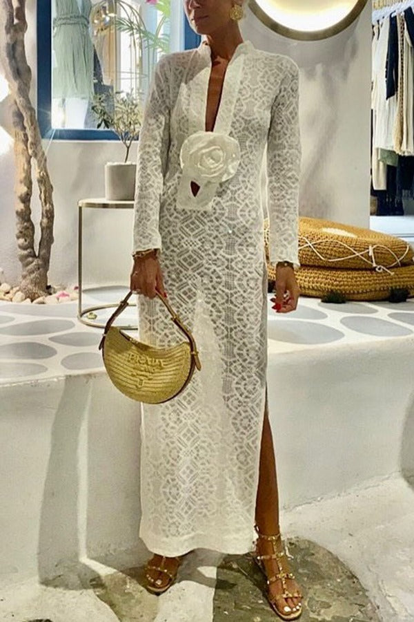 Spanish Breeze Maxikleid mit Spitze, tiefem V-Ausschnitt, abnehmbaren Blumen, langen Ärmeln und Schlitz