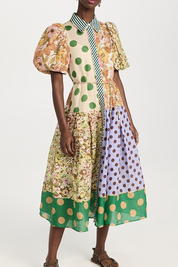 Modisches Swing-Kleid mit bedruckten Puffärmeln und schmaler Passform