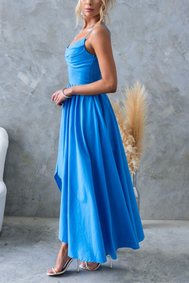 Adalita Maxikleid mit Wasserfallausschnitt, gesmoktem Rücken und asymmetrischem Saum