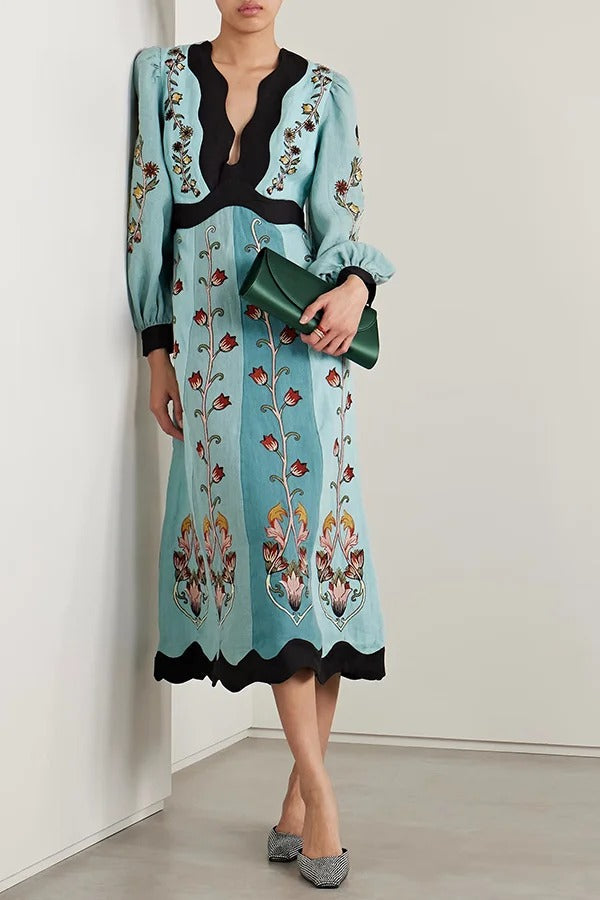 Flowing Beauty – Midikleid aus Leinenmischung mit Blumenmuster, Ballonärmeln und offenem Rücken