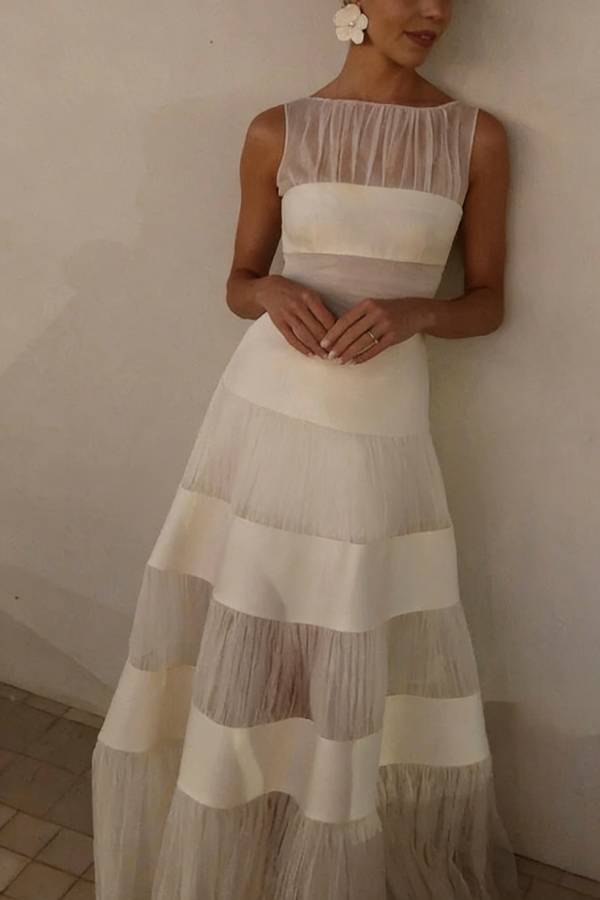 Darling You Pleated Tulle Satin Patchwork Boat Neck Sleeveless Formal Maxi Dress