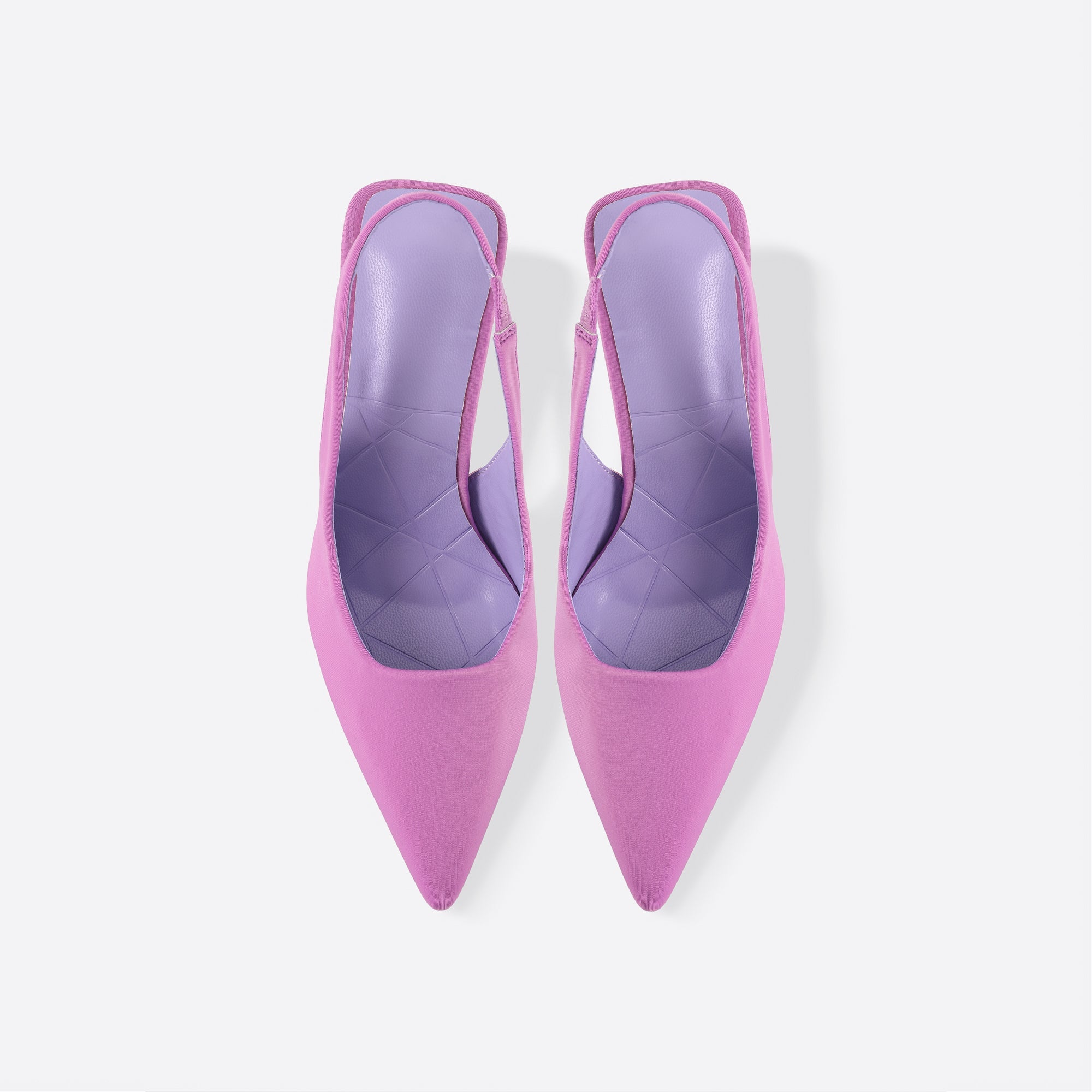 Pumps mit spitzer Zehenpartie