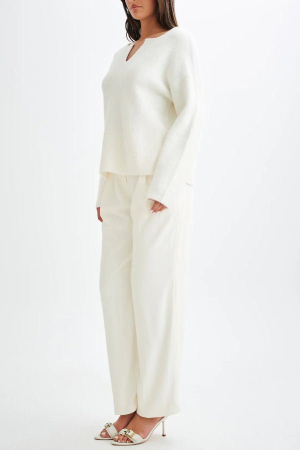 Flauschiger Oversize-Pullover mit V-Ausschnitt