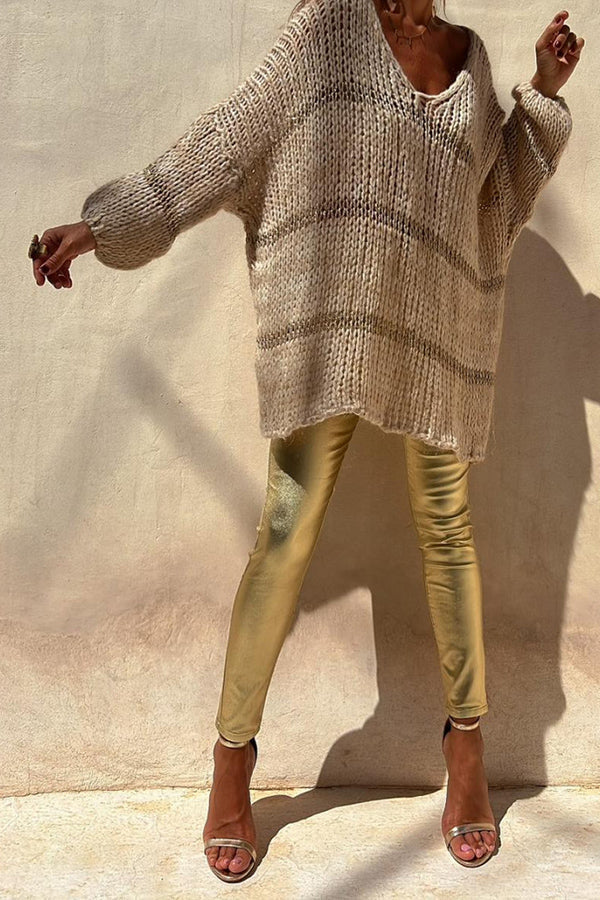 Süße und glitzernde Stretchhose aus Kunstleder in Metallic-Farben mit Taschen