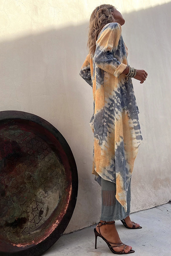 Isley – Langärmliger Duster-Kimono mit Batikmuster und offener Vorderseite und Rüschen