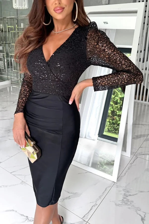 Glänzendes, selbststrukturiertes, langärmliges, gerüschtes Stretch-Midikleid mit Pailletten-Patchwork