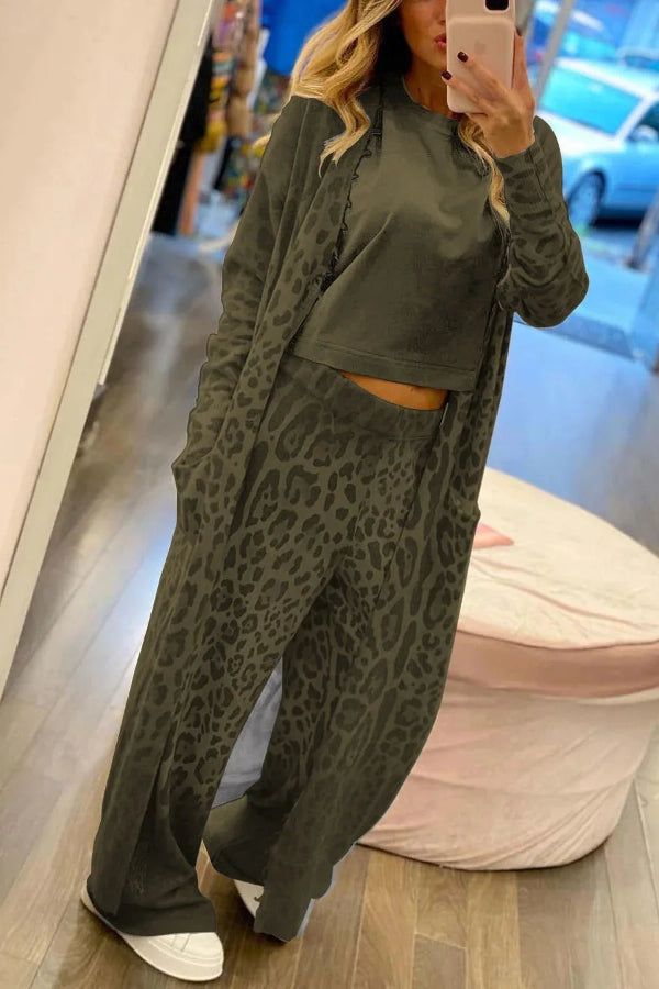 Comfort First Set mit Strickjacke und Hose mit Leopardenmuster und Tasche, Langarm
