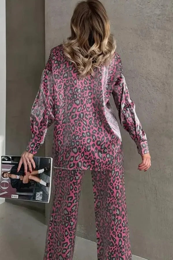 Set aus langärmligem Freizeitoberteil mit Leopardenmuster und lockerer Hose mit elastischer Taille und Bindegürtel