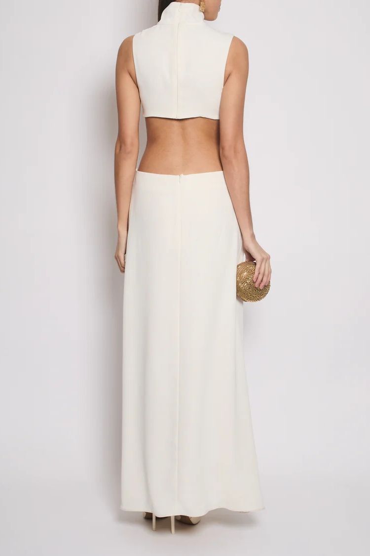 Avery Maxikleid mit hohem Halsausschnitt und Metallverzierung und Cut-Out-Taille