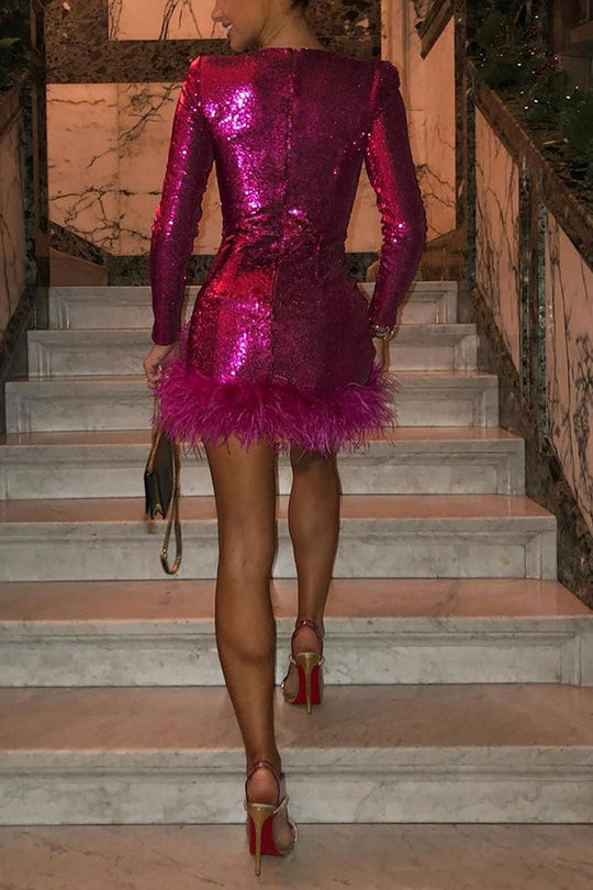 Tanze durch die Nacht – Partykleid mit Pailletten und Federn