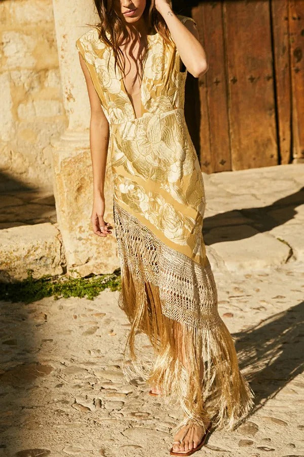 Maxikleid mit Heißprägung, Blumenmuster, V-Ausschnitt, Schnürung und Fransensaum