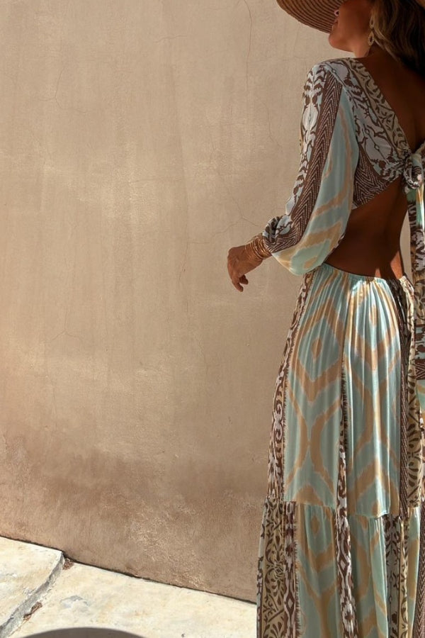 Robe longue Sefora à imprimé color block, manches longues, découpes dans le dos et liens à nouer