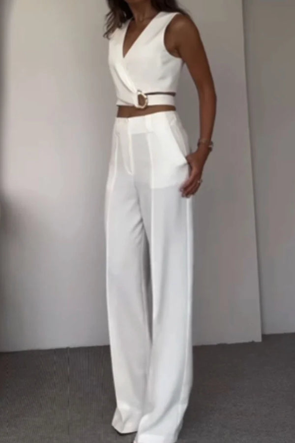 Modisches zweiteiliges Set aus Weste und Hose mit überkreuzten Trägern