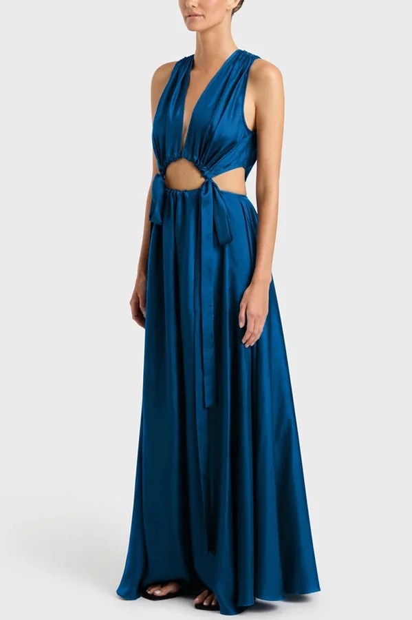 Robe longue en satin à volants et découpes Midnight Charm