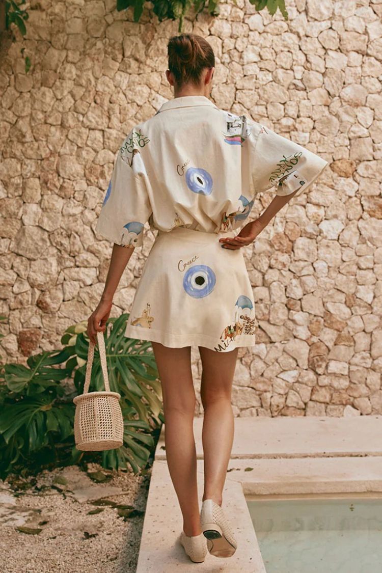 Ensemble chemise à manches courtes et minijupe portefeuille taille haute en mélange de lin Kea à imprimé unique