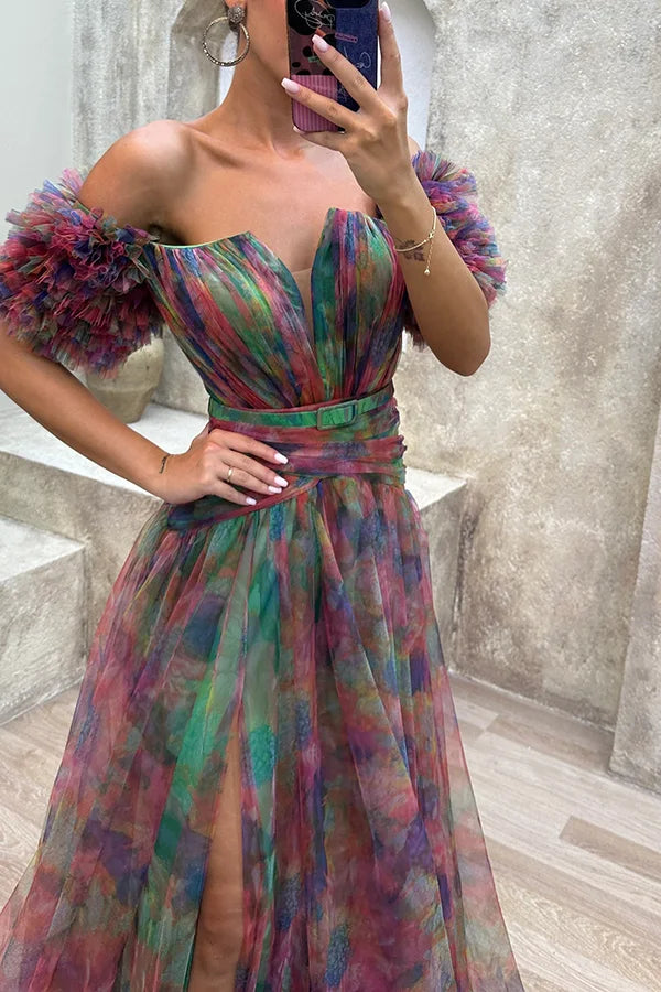 She Owns It – Maxi-Abendkleid aus Netzstoff mit Tüll, gestuften Ärmeln, gerüschten Schlitzen
