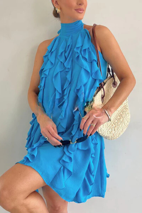 Mini-robe trapèze plissée en mousseline à col haut et volants