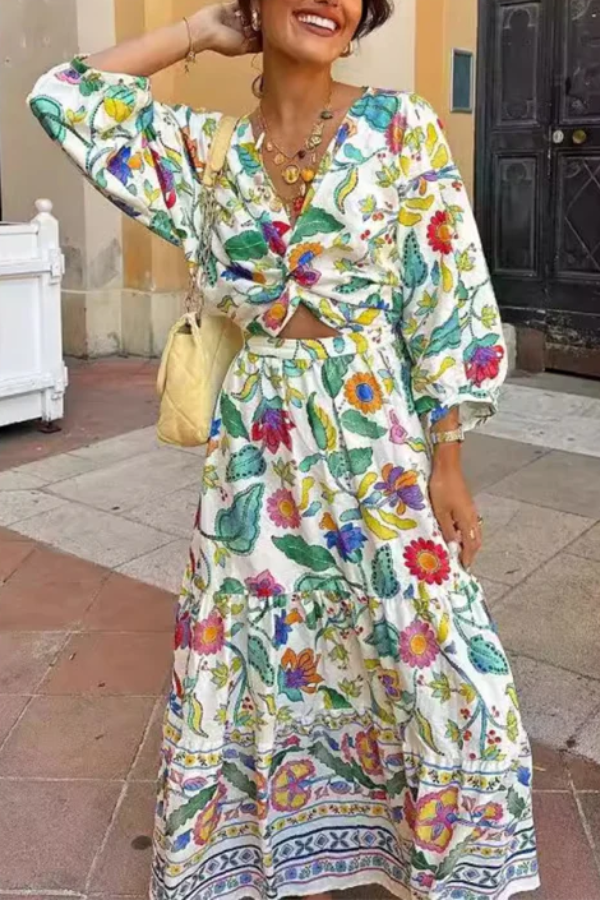 Maxikleid mit botanischem Blumendruck, V-Ausschnitt, Cut-out, Schnürung und elastischer Taille