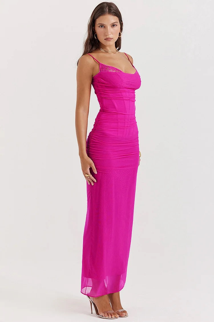 Robe longue moulante en maille et dentelle avec ourlet fendu