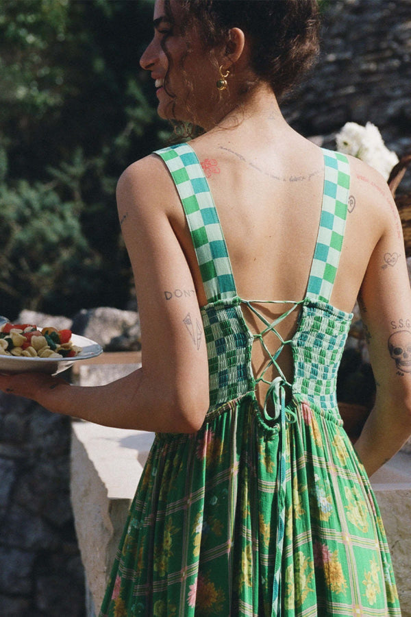 Yolanda Maxikleid mit Zickzack-Besatz und einzigartigem Aufdruck, gesmoktem Rücken und Schnürung