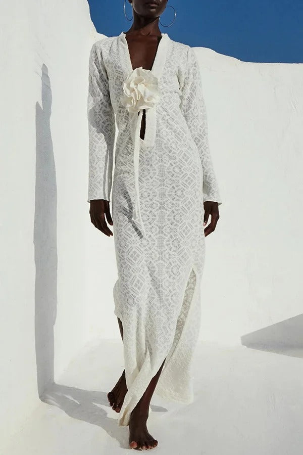 Spanish Breeze Maxikleid mit Spitze, tiefem V-Ausschnitt, abnehmbaren Blumen, langen Ärmeln und Schlitz