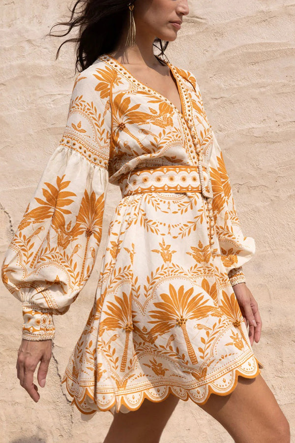 Naiara Minikleid mit Palmendruck, Ballonärmeln, gewelltem Besatz, Gürteltasche