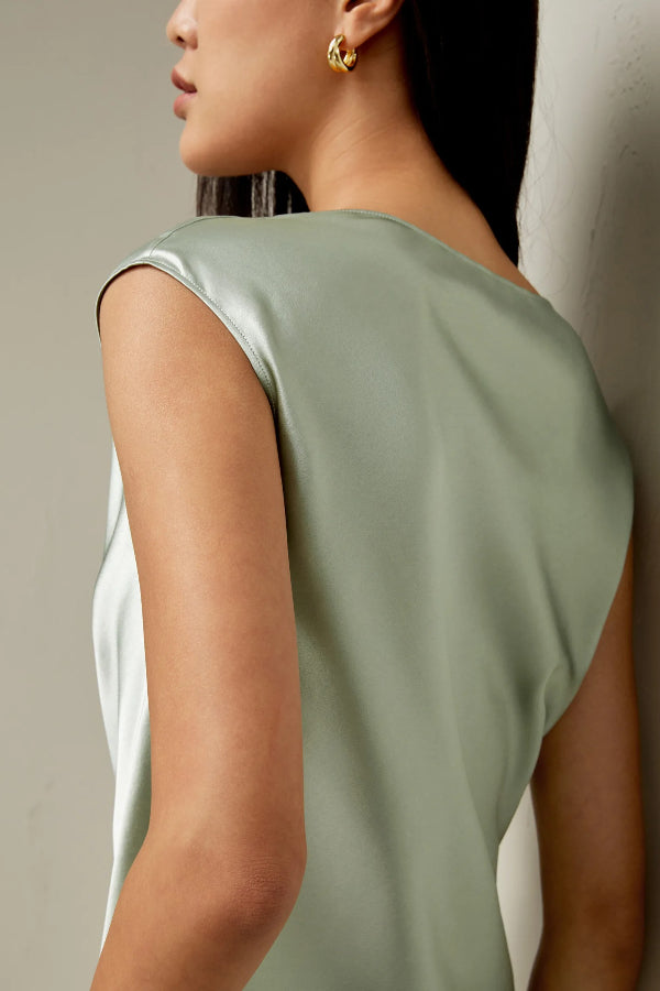 Lockeres Top aus Satin mit Wasserfallausschnitt und kurzen Ärmeln in Perlglanzoptik