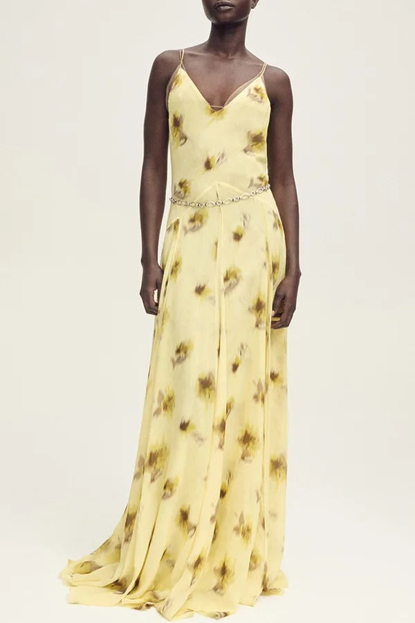 Robe longue à imprimé floral Sunset Glow, col en V, fines bretelles et ourlet évasé