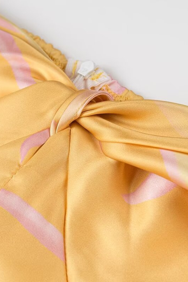 Temperamentvolles, strukturiertes Tube-Top-Kleid aus Satin mit Print