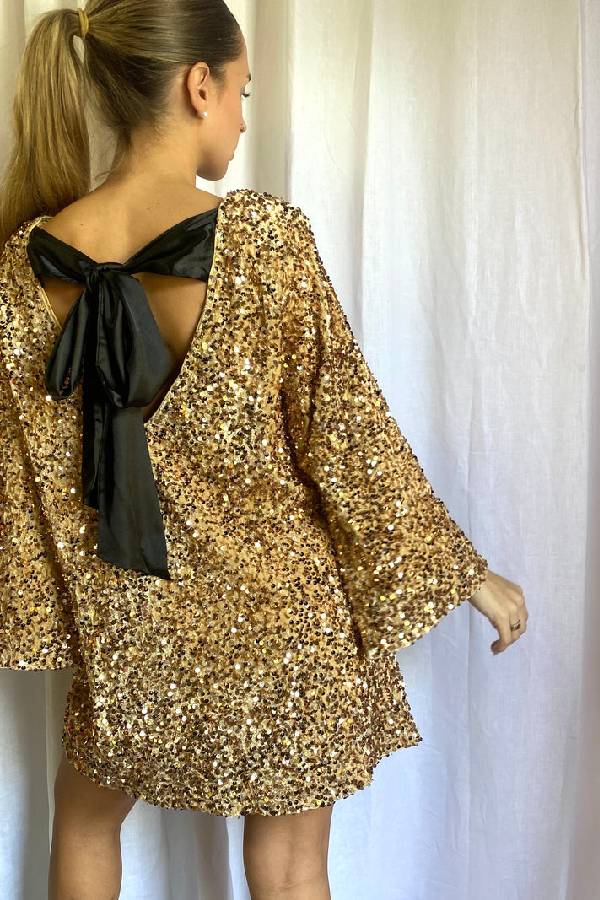 Dance All Night – Lockeres Minikleid mit Pailletten und Schleife am Rücken
